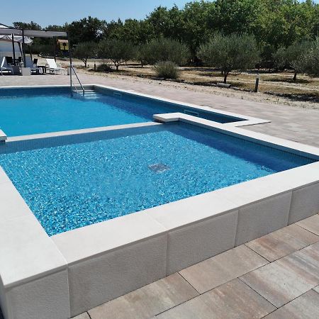 Grande Glamping With Pool Hotel Biograd Na Moru Ngoại thất bức ảnh