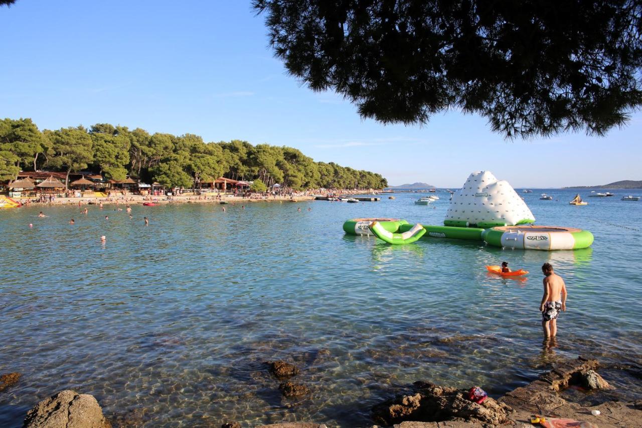 Grande Glamping With Pool Hotel Biograd Na Moru Ngoại thất bức ảnh