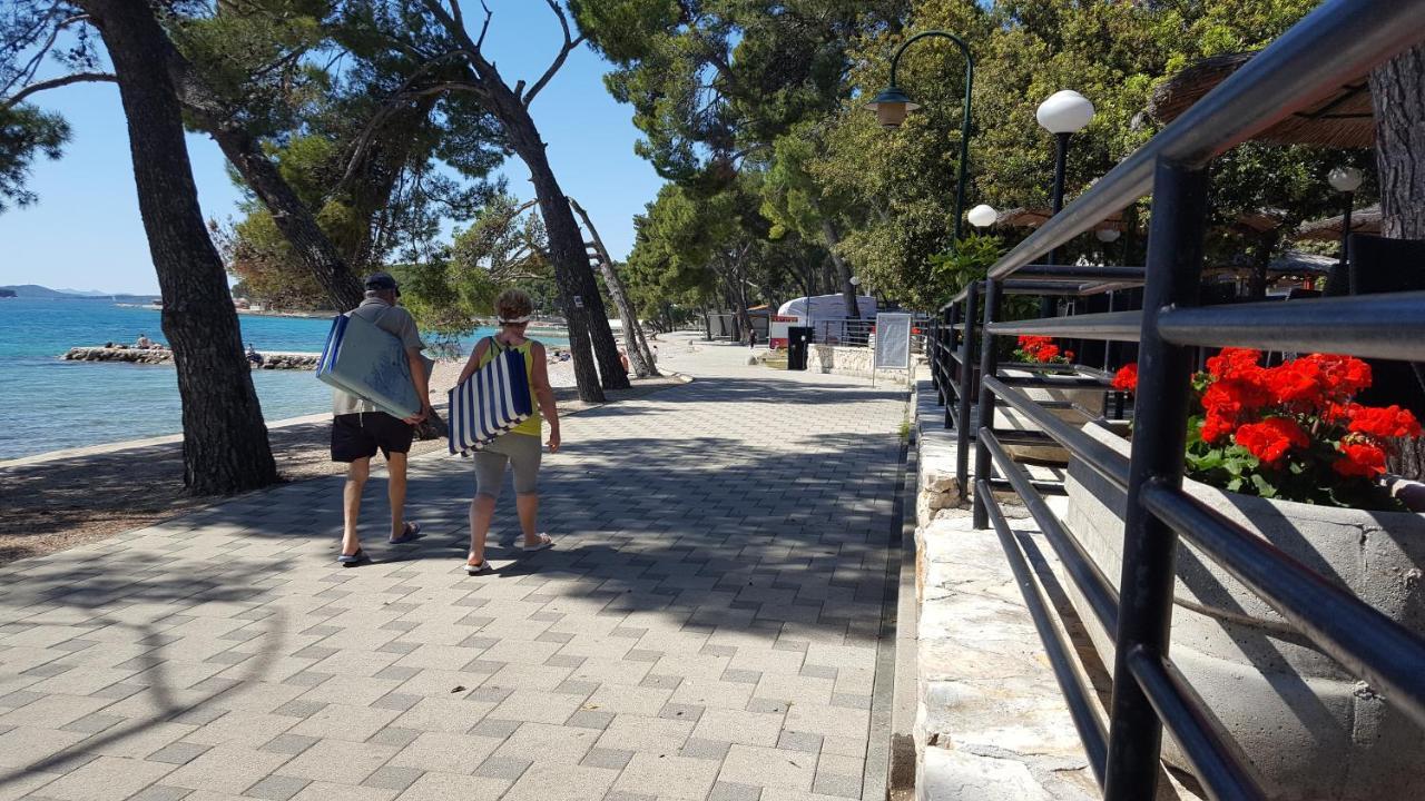 Grande Glamping With Pool Hotel Biograd Na Moru Ngoại thất bức ảnh