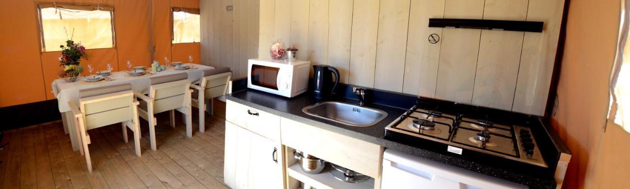 Grande Glamping With Pool Hotel Biograd Na Moru Ngoại thất bức ảnh