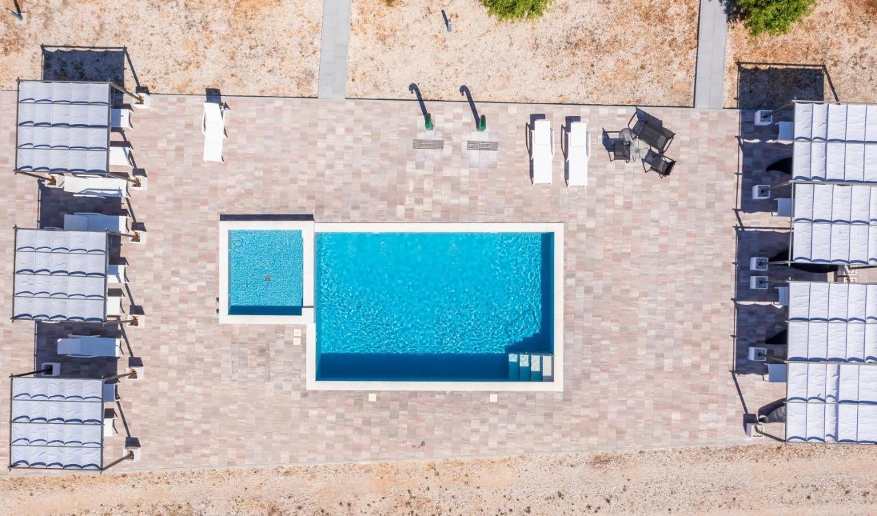 Grande Glamping With Pool Hotel Biograd Na Moru Ngoại thất bức ảnh