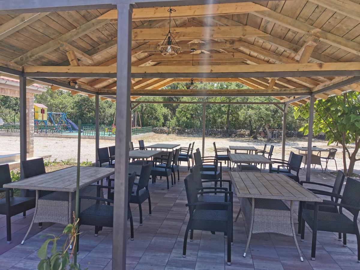 Grande Glamping With Pool Hotel Biograd Na Moru Ngoại thất bức ảnh
