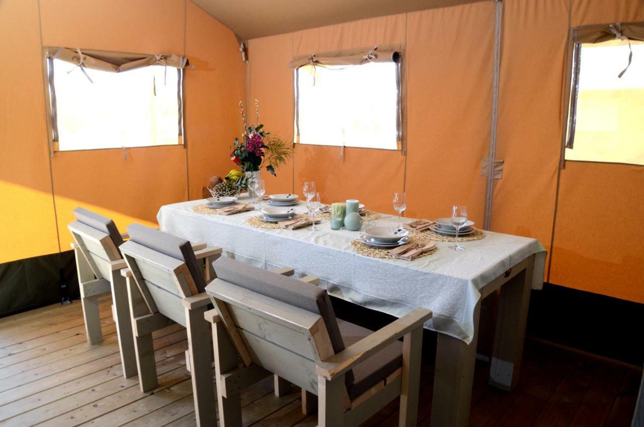 Grande Glamping With Pool Hotel Biograd Na Moru Ngoại thất bức ảnh