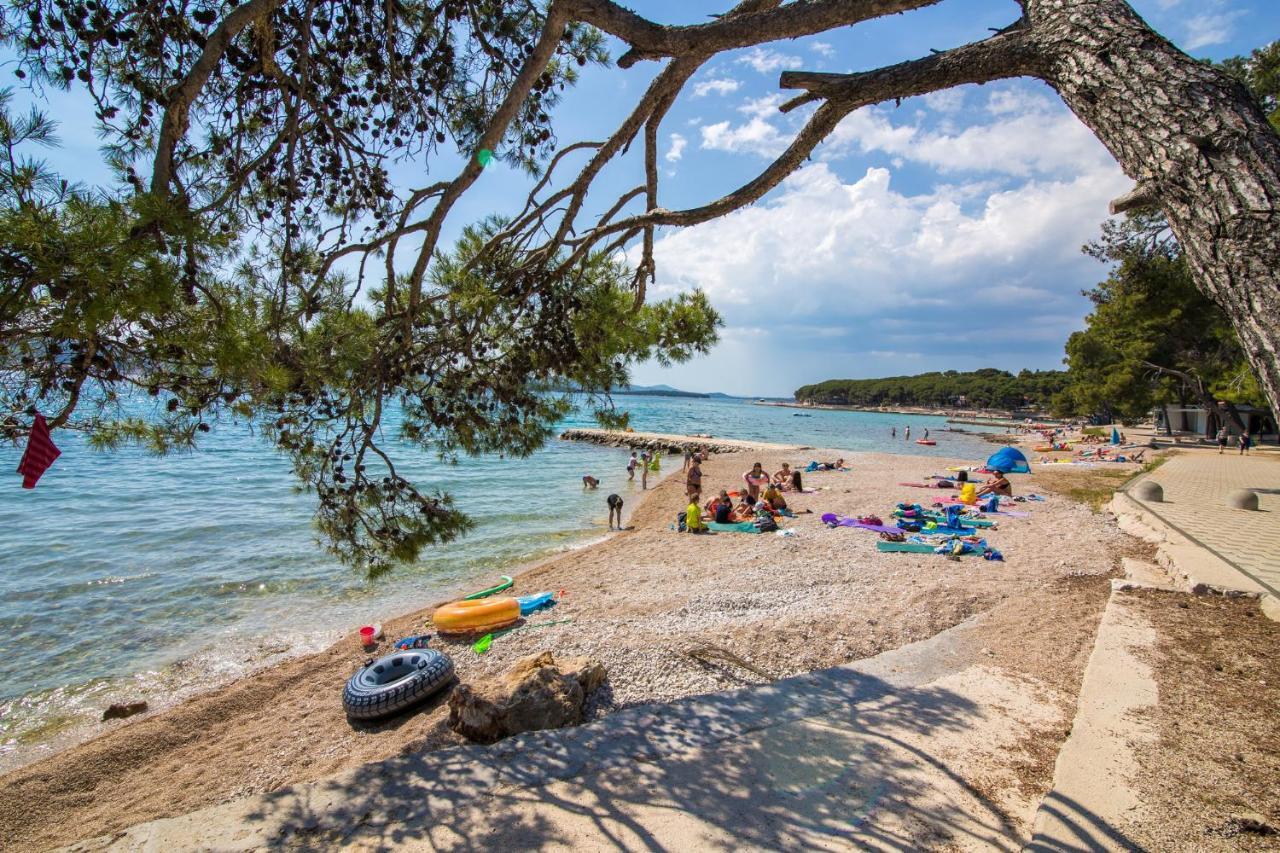 Grande Glamping With Pool Hotel Biograd Na Moru Ngoại thất bức ảnh