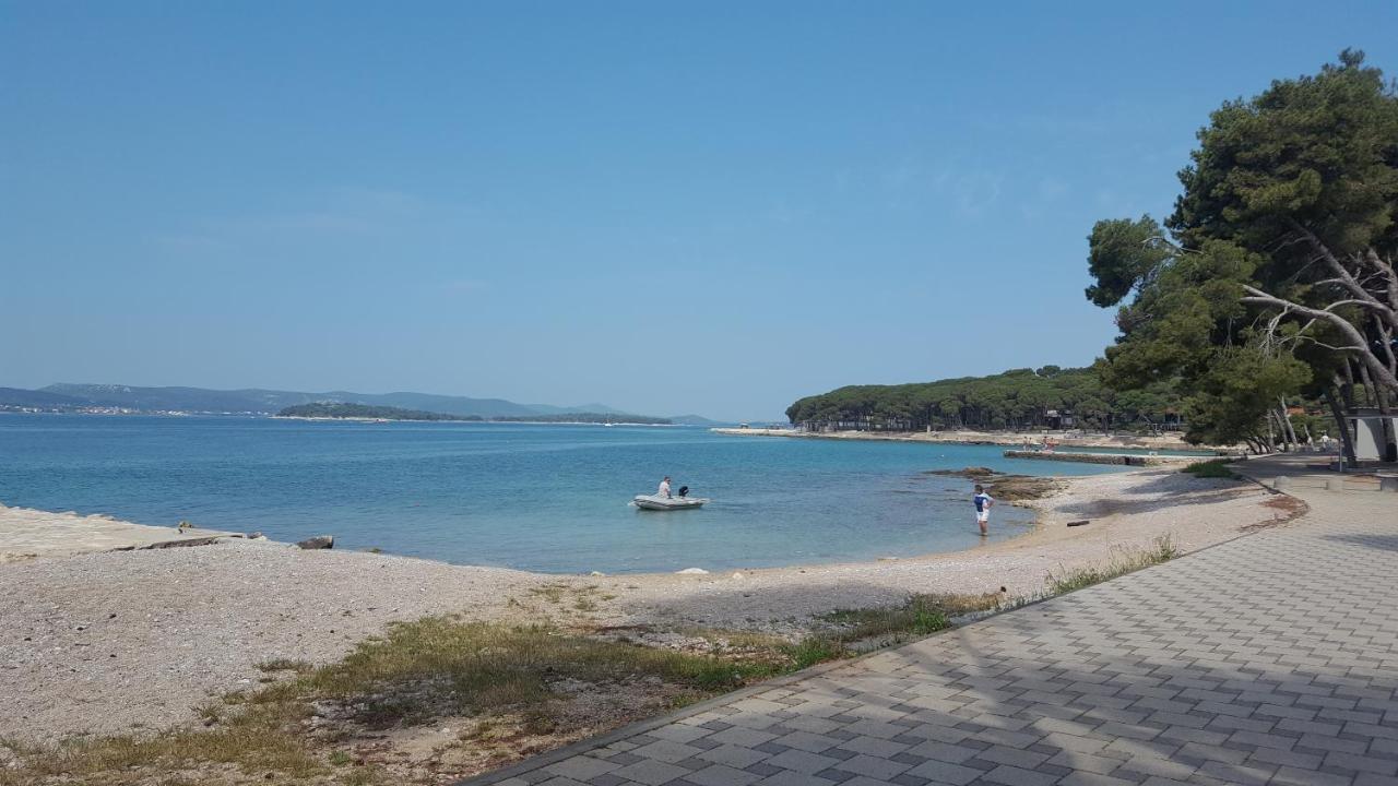 Grande Glamping With Pool Hotel Biograd Na Moru Ngoại thất bức ảnh