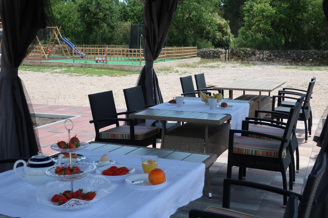 Grande Glamping With Pool Hotel Biograd Na Moru Ngoại thất bức ảnh